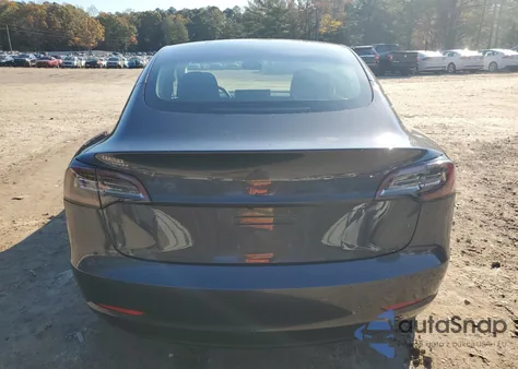 2018 Tesla Model 3 из США, поврежденный, VIN 5YJ3E1EB4JF090819